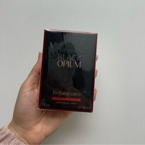 Black Opium Eau de Parfum Over Red 30 ml YVES SAINT LAURENT